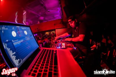 Beast Mode (Red Bull Thre3Style Champion) ที่ ชูการ์ คลับ — photo 75