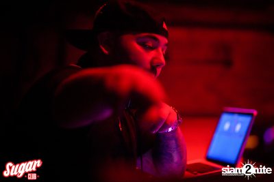 Beast Mode (Red Bull Thre3Style Champion) ที่ ชูการ์ คลับ — photo 77