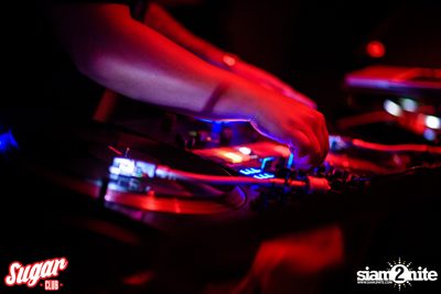 Beast Mode (Red Bull Thre3Style Champion) ที่ ชูการ์ คลับ — photo 80