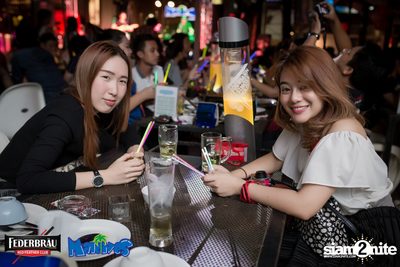 Federbrau: Singto Numchok & Wan Thanakrit at Maldives Resort Bar — photo 54