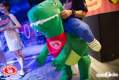 Za Day by Soda Singha: Songkran ที่ ซิกซ์ตี้ซิกซ์ สเตชั่น — photo 13
