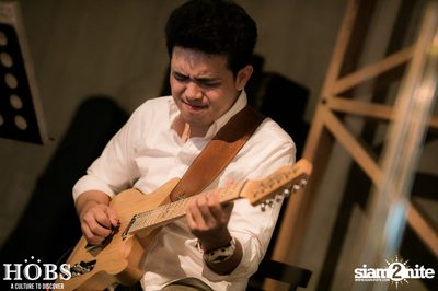 Nop Ponchamni และ The Groovetomatix-11 ที่ ฮอบส์ — photo 16