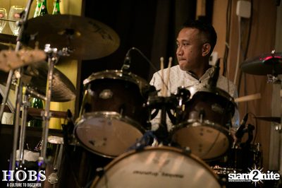 Nop Ponchamni และ The Groovetomatix-11 ที่ ฮอบส์ — photo 18
