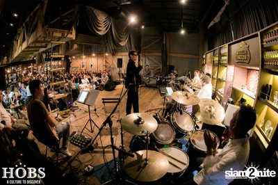 Nop Ponchamni และ The Groovetomatix-11 ที่ ฮอบส์ — photo 55