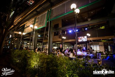 Friday Night at Wine Republic Thonglor — photo 9