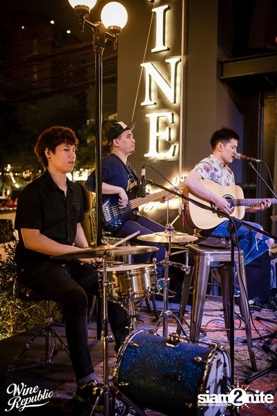 Friday Night at Wine Republic Thonglor — photo 37