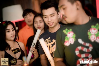 Blen Party กับ Da Endorphine ที่ สน็อบ — photo 33