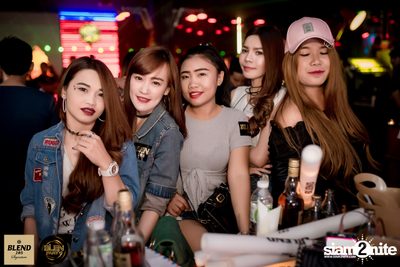 Blen Party กับ Da Endorphine ที่ สน็อบ — photo 40