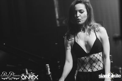 Mari Ferrari at ONYX — photo 43