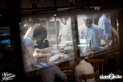 Friday Night at Wine Republic Thonglor — photo 6