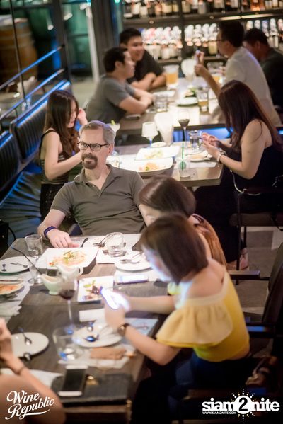 Friday Night at Wine Republic Thonglor — photo 14