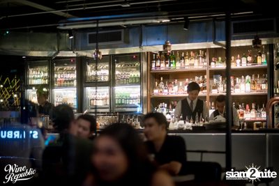 Friday Night at Wine Republic Thonglor — photo 16