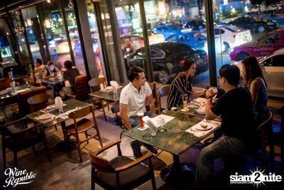 Friday Night at Wine Republic Thonglor — photo 52