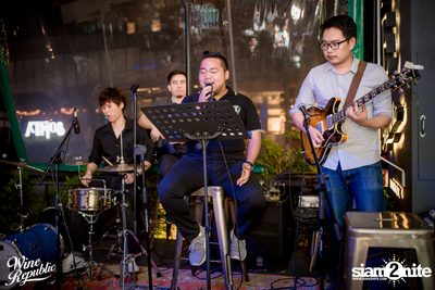 Friday Night at Wine Republic Thonglor — photo 78