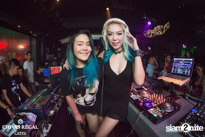 25Hours & Klear Live ที่ ดิฟเฟอร์ ผับ — photo 57