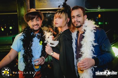 GLAMBuZzZ at Vanilla Sky Rooftop Bar — photo 5