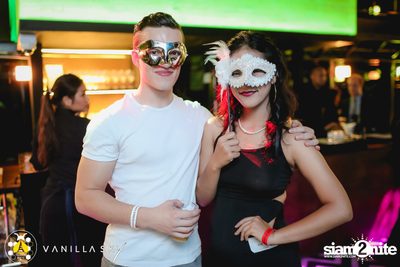 GLAMBuZzZ at Vanilla Sky Rooftop Bar — photo 6