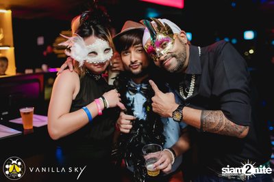 GLAMBuZzZ at Vanilla Sky Rooftop Bar — photo 15