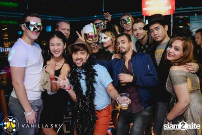 GLAMBuZzZ at Vanilla Sky Rooftop Bar — photo 17