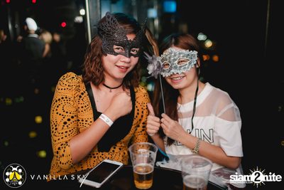 GLAMBuZzZ at Vanilla Sky Rooftop Bar — photo 23
