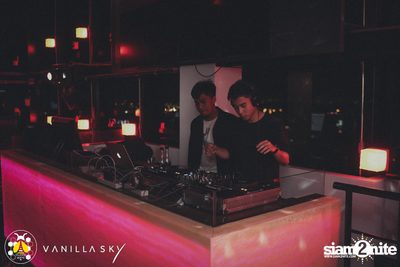 GLAMBuZzZ at Vanilla Sky Rooftop Bar — photo 33
