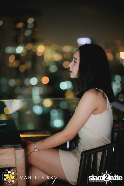GLAMBuZzZ at Vanilla Sky Rooftop Bar — photo 36