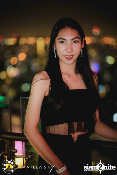 GLAMBuZzZ at Vanilla Sky Rooftop Bar — photo 37