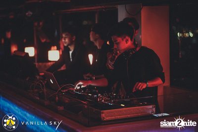 GLAMBuZzZ at Vanilla Sky Rooftop Bar — photo 41