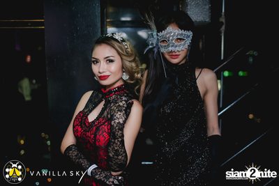 GLAMBuZzZ at Vanilla Sky Rooftop Bar — photo 43