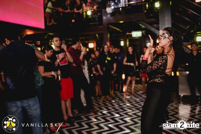 GLAMBuZzZ at Vanilla Sky Rooftop Bar — photo 53