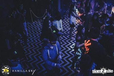 GLAMBuZzZ at Vanilla Sky Rooftop Bar — photo 60