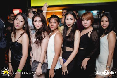 GLAMBuZzZ at Vanilla Sky Rooftop Bar — photo 75
