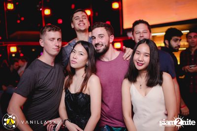 GLAMBuZzZ at Vanilla Sky Rooftop Bar — photo 77