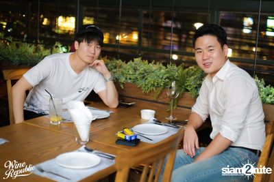 Friday Night at Wine Republic Thonglor — photo 8