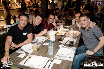Atom Live at Wine Republic — photo 10