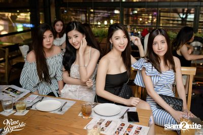 Atom Live at Wine Republic — photo 12