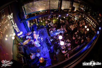Atom Live at Wine Republic — photo 14