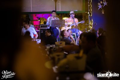 Atom Live at Wine Republic — photo 32