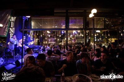 Atom Live at Wine Republic — photo 41