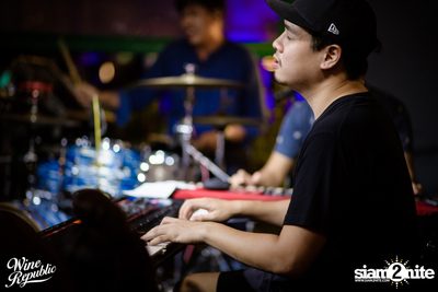 Atom Live at Wine Republic — photo 86