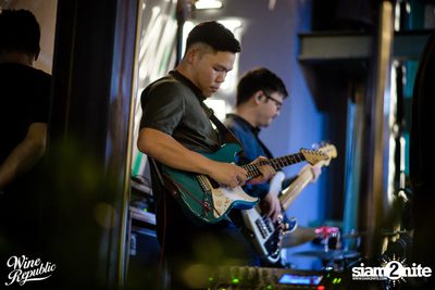 Atom Live at Wine Republic — photo 92