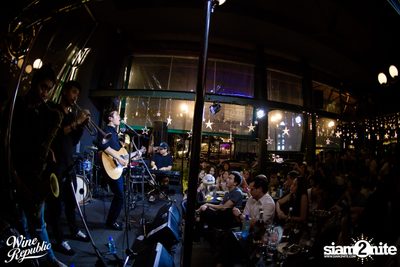 Atom Live at Wine Republic — photo 102