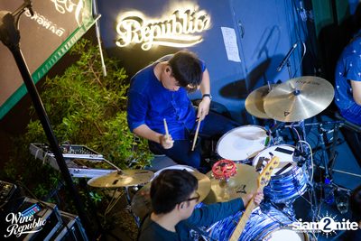 Atom Live at Wine Republic — photo 125