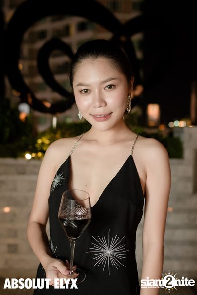 Fashion & Flirt at VOGUE Lounge — photo 8