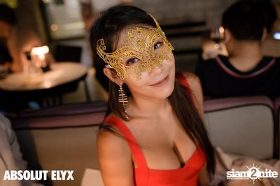 Fashion & Flirt at VOGUE Lounge — photo 13