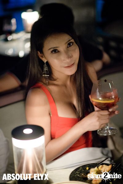 Fashion & Flirt at VOGUE Lounge — photo 20