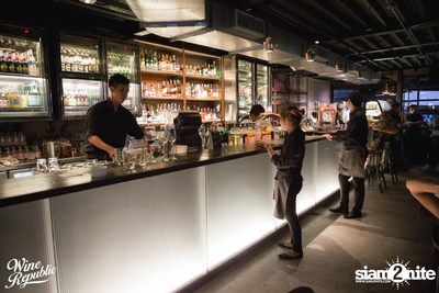 Friday Night at Wine Republic Thonglor — photo 25