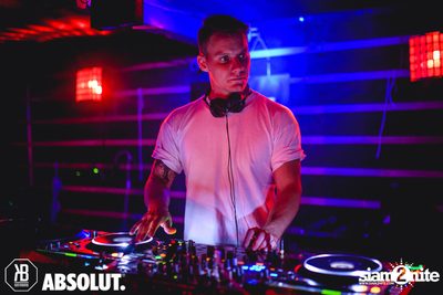 Absolut & Kontraband present BOK BOK at Whiteline — photo 7