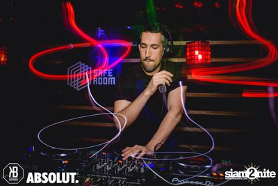 Absolut & Kontraband present BOK BOK at Whiteline — photo 8
