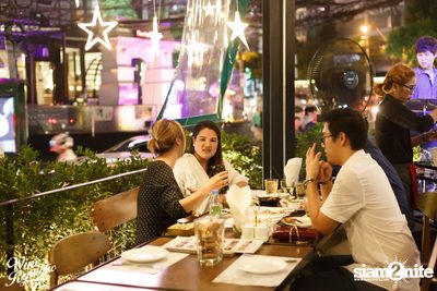 Friday Night at Wine Republic Thonglor — photo 17